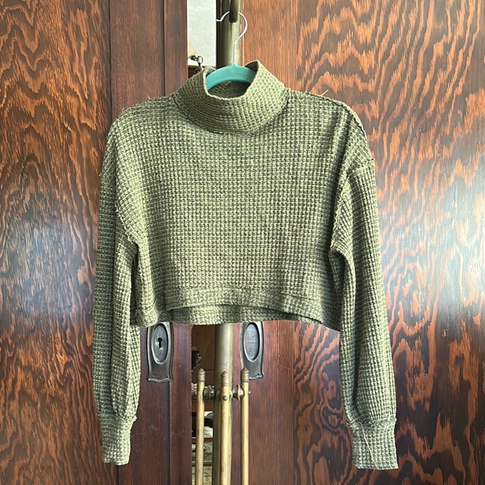 Free People Green Waffle Knit Turtleneck Cropped Lightweight Sweater